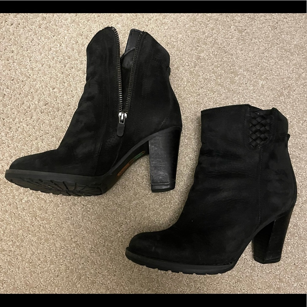 Timberland 3” heel ankle boots - women’s size 6